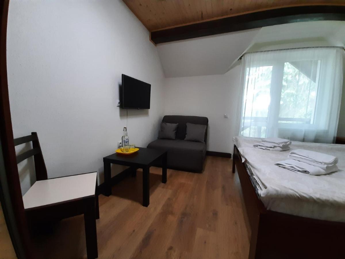 Alpiyskiy Jablunyzja Zimmer foto