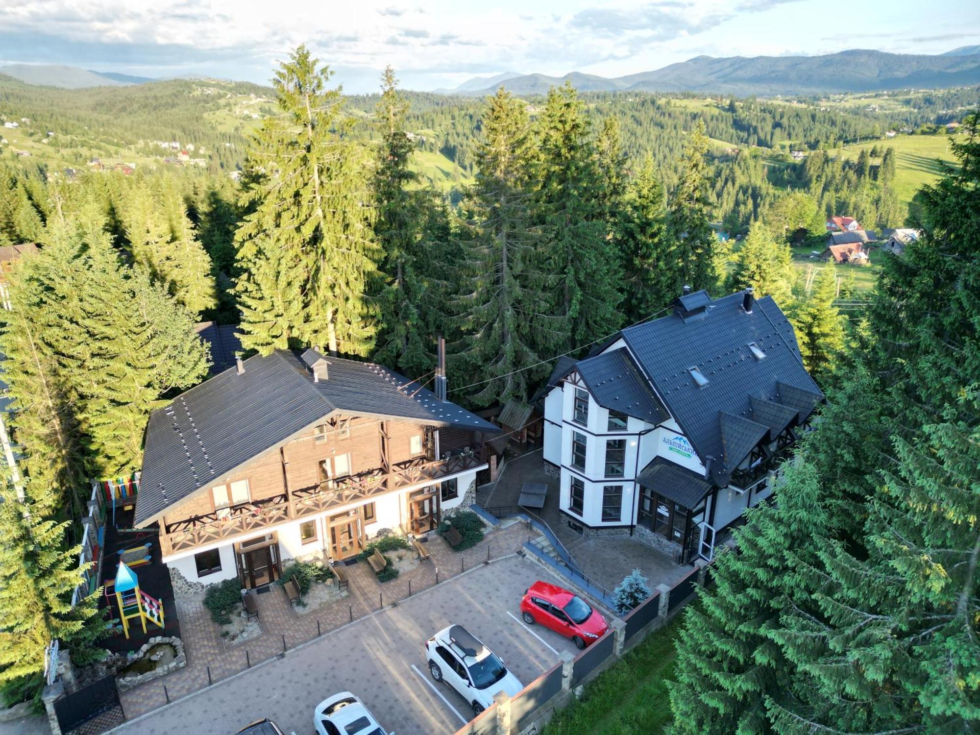 Alpiyskiy Jablunyzja Exterior foto