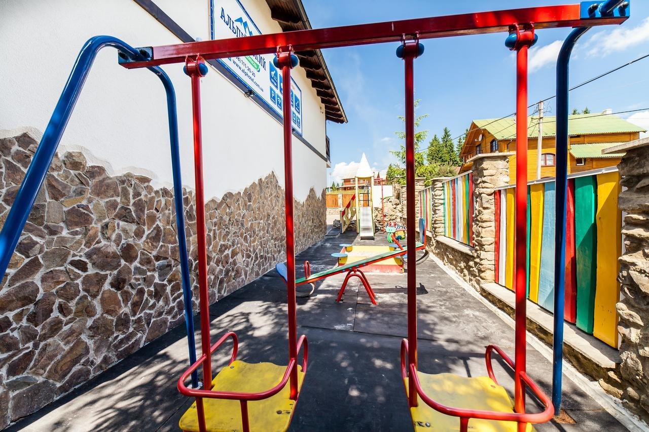 Alpiyskiy Jablunyzja Exterior foto